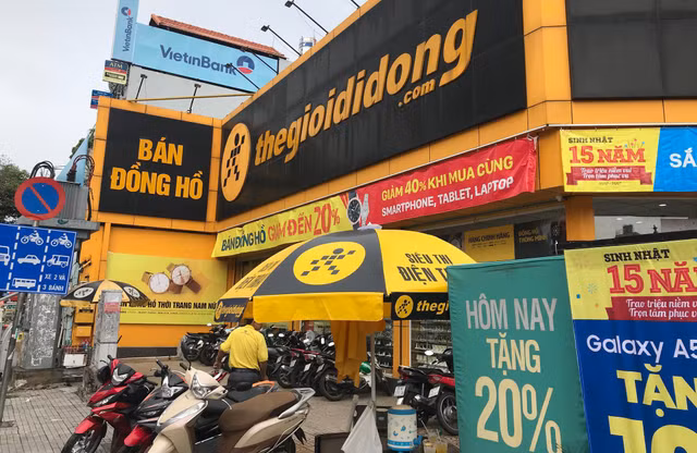MWG ước lãi bán niên giảm 4%, đóng cửa toàn bộ cửa hàng Điện Thoại Siêu Rẻ MWG uoc lai ban nien giam 4%, dong cua toan bo cua hang Dien Thoai Sieu Re