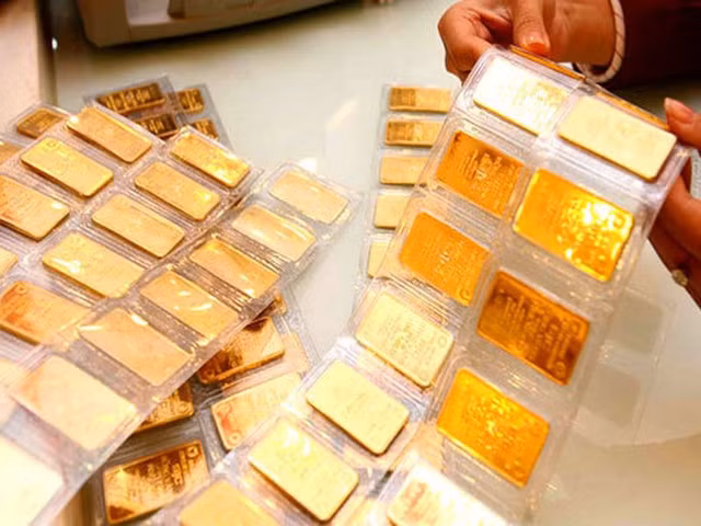 Giá vàng hôm nay 10/9: Tăng nhẹ 300.000 đồng/lượng Gia vang hom nay 10/9: Tang nhe 300.000 dong/luong