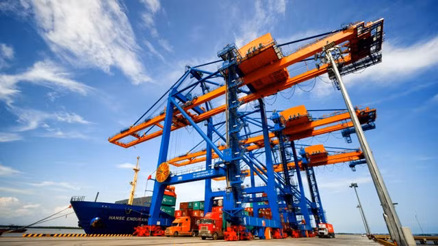 GMD được hưởng lợi từ năm 2021 khi mức phí sàn bốc dỡ container tăng GMD duoc huong loi tu nam 2021 khi muc phi san boc do container tang