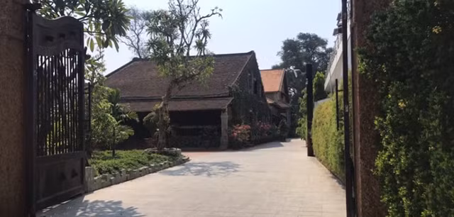 Xem kiến trúc độc đáo trong ngôi nhà trăm tuổi ở Tây Ninh - Hình 3 Xem kien truc doc dao trong ngoi nha tram tuoi o Tay Ninh-Hinh-3