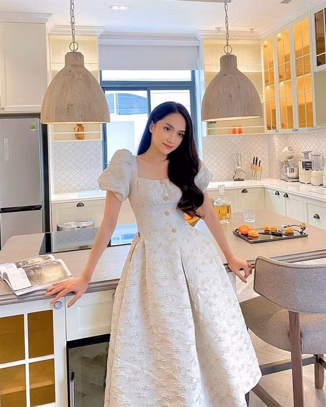 Hoa hậu Hương Giang sở hữu biệt thự hoành tráng tới 10 tỷ đồng - Hình 3 Hoa hau Huong Giang so huu biet thu hoanh trang toi 10 ty dong-Hinh-3