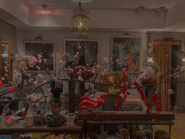 Ly Quy Khanh lai khoe kheo ngoi nha ngap hoa xuan-Hinh-11