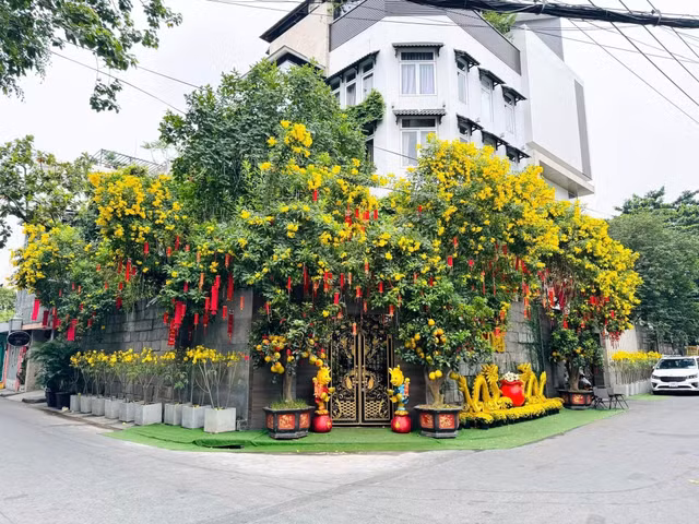 Cận cảnh loạt biệt thự lộng lẫy của dàn sao Việt - Hình 8 Can canh loat biet thu long lay cua dan sao Viet-Hinh-8