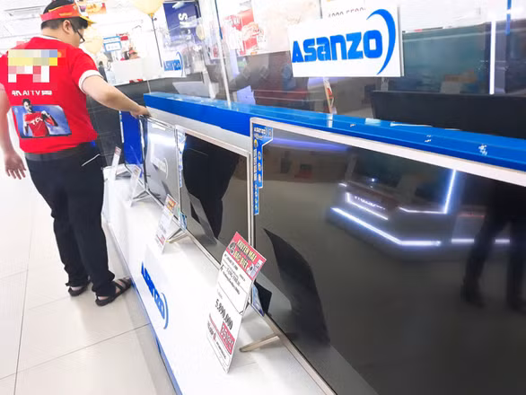 Vụ Asanzo đội lốt hàng Việt Nam: Nguyễn Kim thu hồi, đổi mới toàn bộ tivi hiệu Asanzo cho khách hàng - Hình 2 Vu Asanzo doi lot hang Viet Nam: Nguyen Kim thu hoi, doi moi toan bo tivi hieu Asanzo cho khach hang-Hinh-2