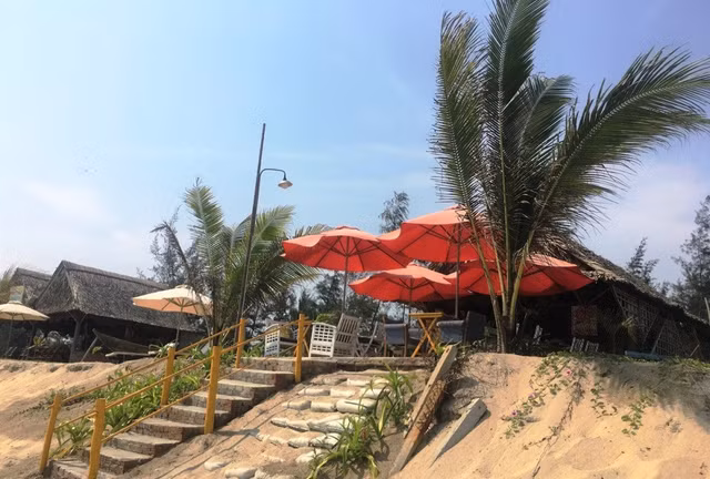 Biển An Bàng đang bị "băm nát" để làm du lịch - Hình 2 Bien An Bang dang bi