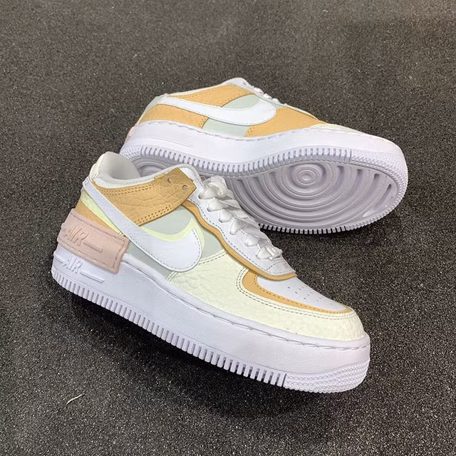 6 đôi giày Nike nhiều màu sắc, sang chảnh chị em săn lùng - Hình 3 6 doi giay Nike nhieu mau sac, sang chanh chi em san lung-Hinh-3