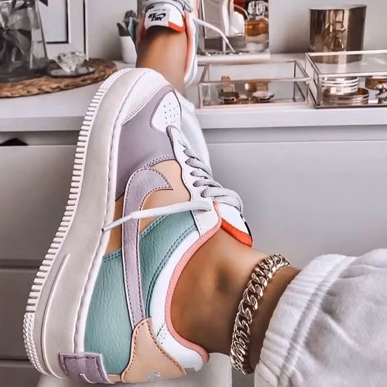 6 đôi giày Nike nhiều màu sắc, sang chảnh chị em săn lùng - Hình 6 6 doi giay Nike nhieu mau sac, sang chanh chi em san lung-Hinh-6
