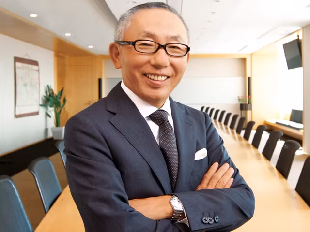 Chân dung ông chủ Uniqlo giàu nhất Nhật Bản Chan dung ong chu Uniqlo giau nhat Nhat Ban