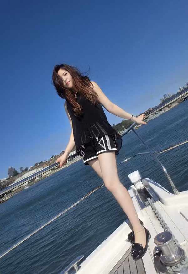 Cuộc sống sang chảnh các nàng tiểu thư hội con nhà giàu Việt Nam - Hình 5 Cuoc song sang chanh cac nang tieu thu hoi con nha giau Viet Nam-Hinh-5