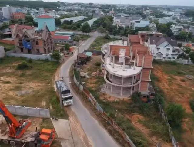 Choang ngop loat biet thu tien ty Hoa hau duoc chong tang-Hinh-4