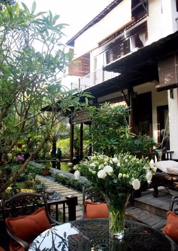 Gặp các nàng hậu U50 với loạt biệt thự trị giá trăm tỷ - Hình 2 Gap cac nang hau U50 voi loat biet thu tri gia tram ty-Hinh-2