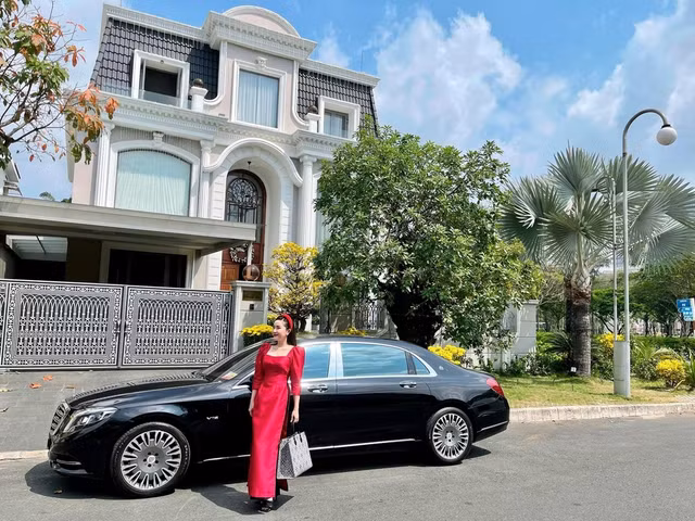 Vào thăm biệt thự đồ sộ của ca sĩ Bảo Thy và chồng đại gia Vao tham biet thu do so cua ca si Bao Thy va chong dai gia