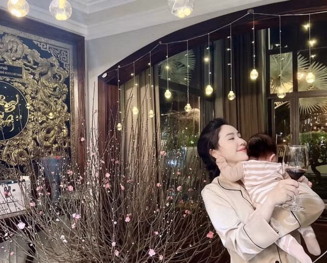 Vào thăm biệt thự đồ sộ của ca sĩ Bảo Thy và chồng đại gia - Hình 6 Vao tham biet thu do so cua ca si Bao Thy va chong dai gia-Hinh-6