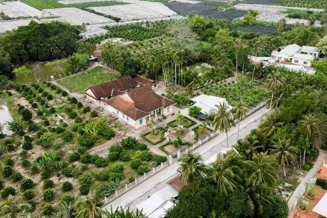 Tham quan ngôi nhà cổ có một không hai ở Tây đô Tham quan ngoi nha co co mot khong hai o Tay do