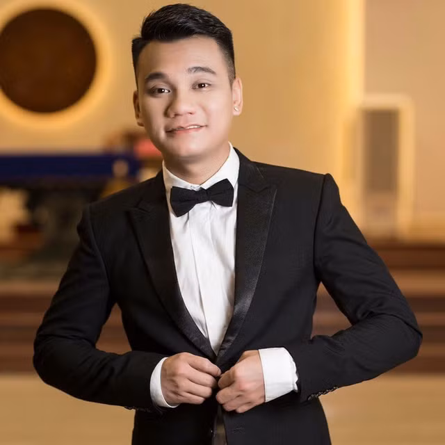 Ca sĩ Khắc Việt giàu cỡ nào ở tuổi 34? Ca si Khac Viet giau co nao o tuoi 34?