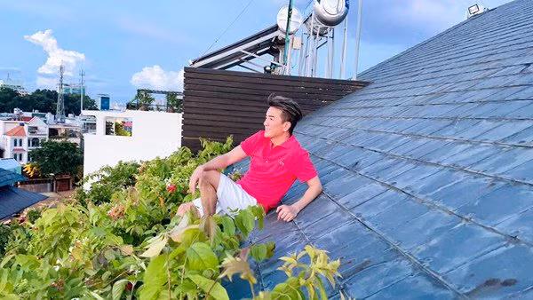 Ngam khu vuon ngap rau trai trong biet thu cua Dam Vinh Hung-Hinh-6