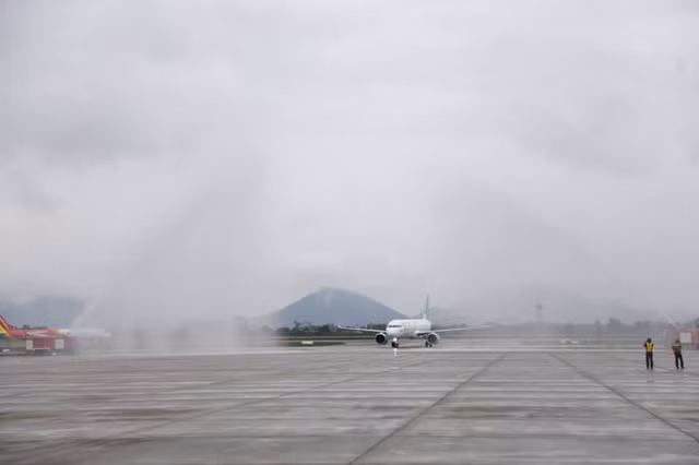 Khám phá máy bay Bamboo Airways ngày đầu cất cánh Kham pha may bay Bamboo Airways ngay dau cat canh