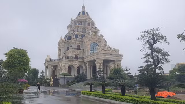 Vào trong ngôi làng đa số là dinh thự ở Nam Đinh - Hình 5 Vao trong ngoi lang da so la dinh thu o Nam Dinh-Hinh-5