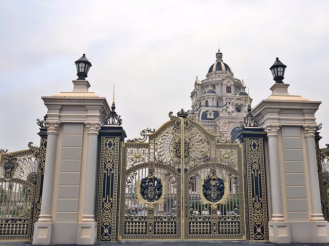 Vào trong ngôi làng đa số là dinh thự ở Nam Đinh - Hình 6 Vao trong ngoi lang da so la dinh thu o Nam Dinh-Hinh-6
