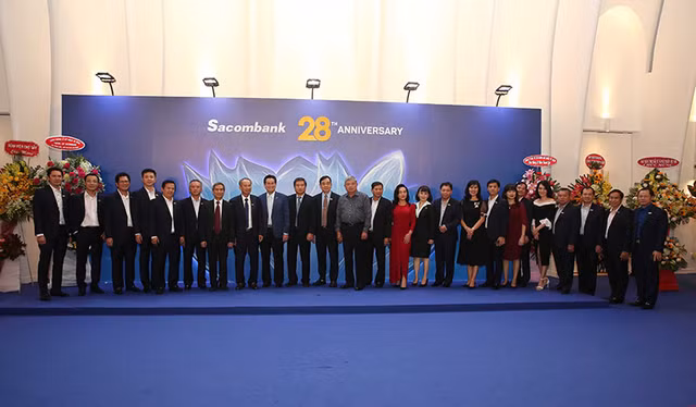 Đại gia Đặng Văn Thành sẽ về chăm lại 'đứa con' Sacombank sau 7 năm xa cách? Dai gia Dang Van Thanh se ve cham lai 'dua con' Sacombank sau 7 nam xa cach?
