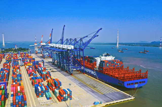 Nhom co phieu van tai bien noi song khi VN-Index tiem can 1.300 diem