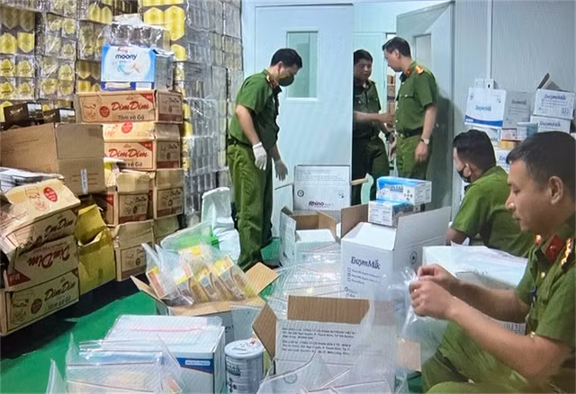 Bắt Tổng giám đốc Công ty Sữa Hà Lan vì sản xuất hàng giả Bat Tong giam doc Cong ty Sua Ha Lan vi san xuat hang gia