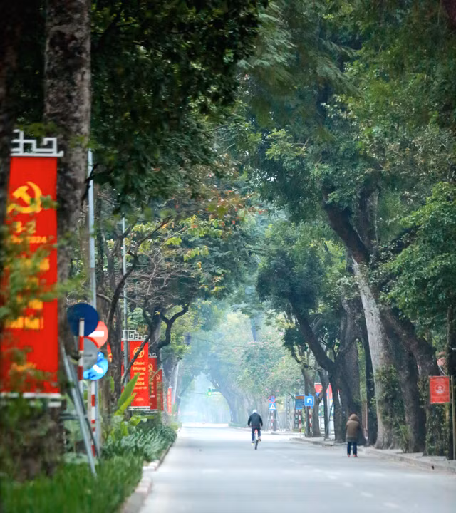 Thu do Ha Noi tinh lang sang mung 1 Tet Giap Thin 2024-Hinh-8
