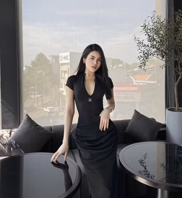 Danh tính hotgirl được thiếu gia Nghiêm Đức khóa môi - Hình 6 Danh tinh hotgirl duoc thieu gia Nghiem Duc khoa moi-Hinh-6