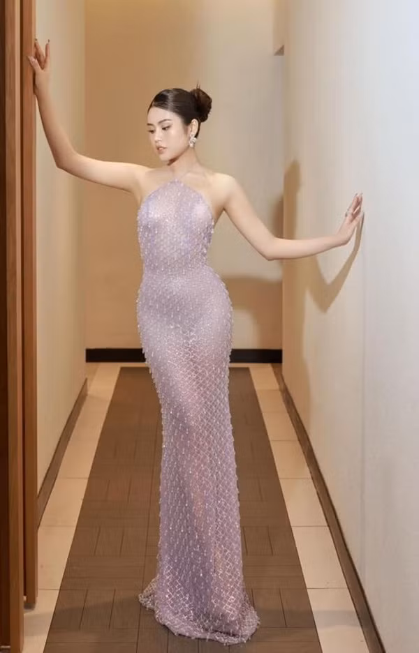 Danh tính hotgirl được thiếu gia Nghiêm Đức khóa môi - Hình 8 Danh tinh hotgirl duoc thieu gia Nghiem Duc khoa moi-Hinh-8