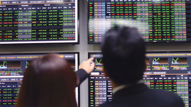Chứng khoán ngày 18/5: Cổ phiếu PNJ, VSC NLG được khuyến nghị mua vào Chung khoan ngay 18/5: Co phieu PNJ, VSC NLG duoc khuyen nghi mua vao
