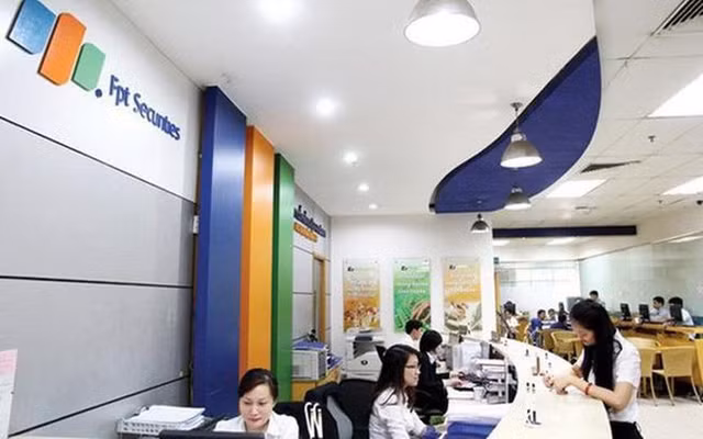 Lời lớn nhờ nắm chủ yếu MSH, Chứng khoán FPT lãi đậm quý 3 Loi lon nho nam chu yeu MSH, Chung khoan FPT lai dam quy 3