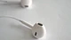 Bí mật lỗ nhỏ trên tai nghe iPhone, 90% người dùng nhầm