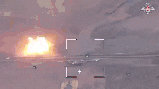 Những cuộc tấn công này được cho là nguyên nhân chính dẫn đến tỷ lệ thương vong cực cao mà binh lính Ukraine phải gánh chịu, trong một số trường hợp lên tới 80-90%, với tuổi thọ trung bình của binh sĩ ở các chiến tuyến cường độ cao, nơi máy bay Su-34 hoạt động, đôi khi chỉ còn bốn giờ.