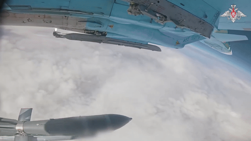 Bản thân con số không chỉ quan trọng mà còn là sự ổn định của nó, ở đây không chỉ là sự gia tăng về số vụ ném bom, mà là về việc duy trì tốc độ ổn định mà lực lượng không quân Nga có thể duy trì trong suốt tháng.