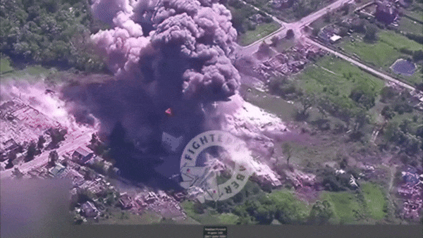 Các phương pháp mà Ukraine áp dụng, bao gồm tăng cường năng lực tác chiến điện tử, cải thiện hiệu suất của hệ thống phòng không và tìm kiếm sự hỗ trợ từ cộng đồng quốc tế. Mặc dù những nỗ lực này có thể không giải quyết hoàn toàn được những vấn đề mà họ đang phải đối mặt, nhưng ít nhất chúng cũng mang lại một chút hy vọng và động lực.