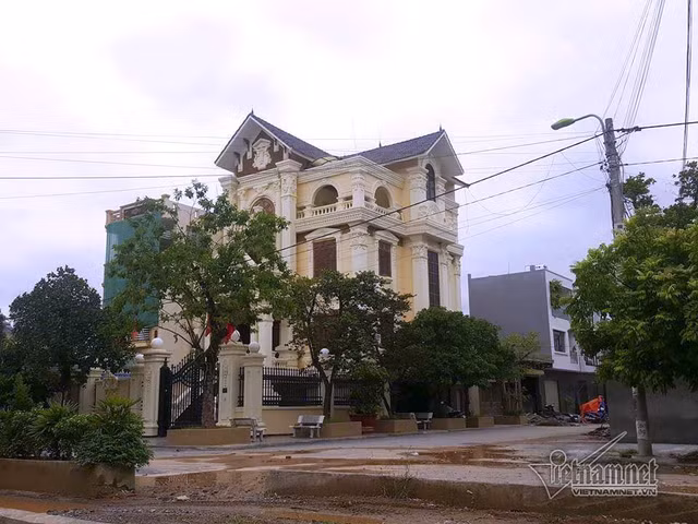 Hang loat biet thu do so ngang nhien an ngu dat quoc phong