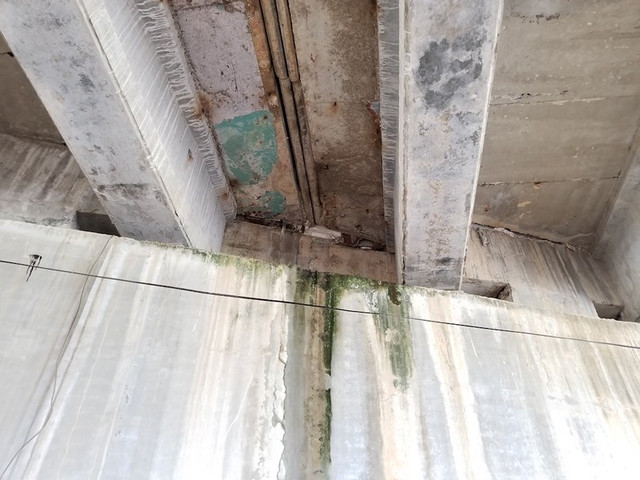 Nhiều cầu trên cao tốc Đà Nẵng - Quảng Ngãi vẫn thấm nước - Hình 4 Nhieu cau tren cao toc Da Nang - Quang Ngai van tham nuoc-Hinh-4