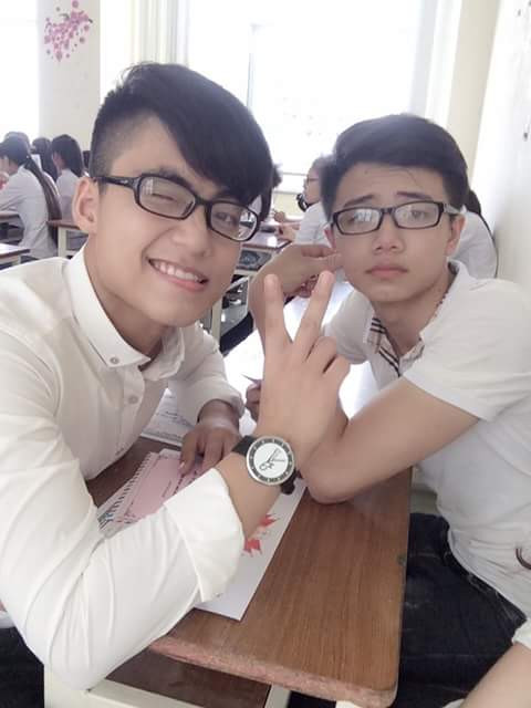 Từ hai cậu bạn thân gầy nhom, Thanh Bình và cậu bạn em trai Sơn Tùng MTP trở nên cơ bắp cuồn cuộn nhờ động lực cùng nhau đi tập gym mỗi ngày. Từ hai cậu bạn thân gầy nhom, Thanh Bình và cậu bạn em trai Sơn Tùng MTP trở nên cơ bắp cuồn cuộn nhờ động lực cùng nhau đi tập gym mỗi ngày.