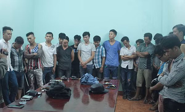 Các đối tượng bị tạm giữ.