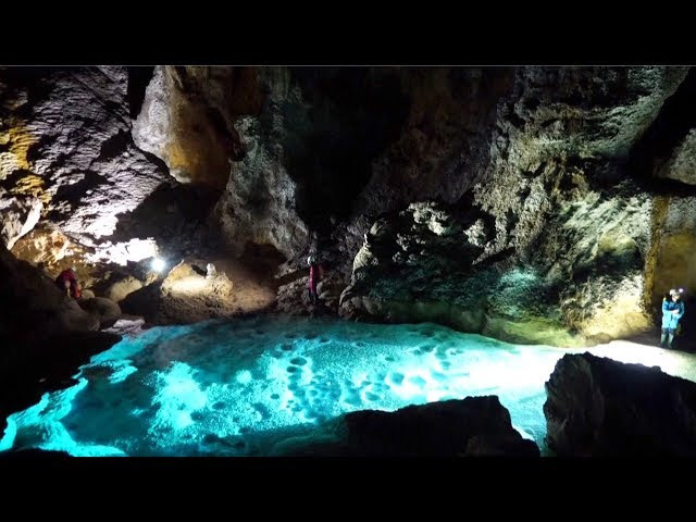 Phát hiện hang động khổng lồ tuyệt đẹp trong hố sụt - Hình 2 Phat hien hang dong khong lo tuyet dep trong ho sut-Hinh-2