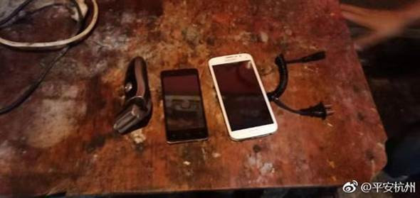 Chuyện lạ hôm nay: Cha đã chết “sử dụng” điện thoại, con gái tá hỏa... Chuyen la hom nay: Cha da chet “su dung” dien thoai, con gai ta hoa...