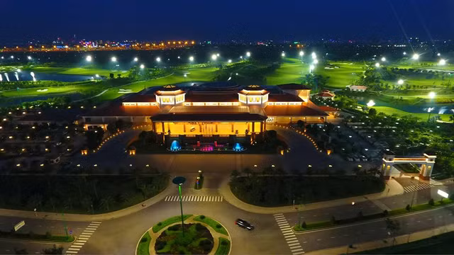Can canh san golf gan Tan Son Nhat bi de nghi thu hoi