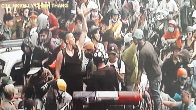 Đối tượng Wiliam Anh vừa bị Công an bắt giữ, khởi tố về hành vi gây rối trật tự công cộng. Đối tượng Wiliam Anh vừa bị Công an bắt giữ, khởi tố về hành vi gây rối trật tự công cộng.