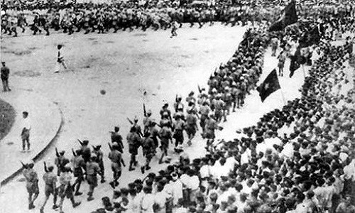 Cách mạng Tháng Tám: Cuộc cách mạng của lòng dân Cach mang Thang Tam: Cuoc cach mang cua long dan