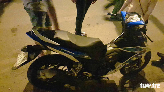 Xe máy Kiệt chở bạn - Ảnh: NGỌC KHẢI Xe máy Kiệt chở bạn - Ảnh: NGỌC KHẢI