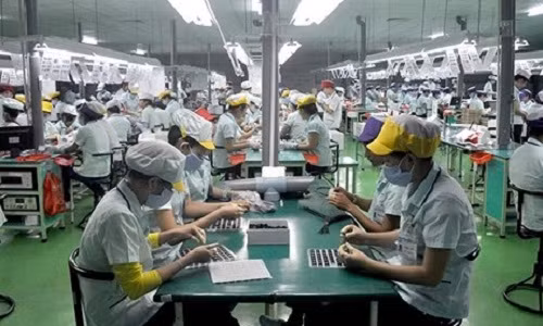 Cuối năm vấn đề thưởng Tết luôn được người lao động quan tâm, mong ngóng. (Ảnh: KT)