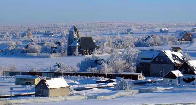 Luật pháp của Đức quy định "chủ sở hữu đất đai sẽ không được phép sử dụng nguồn khoáng sản có trong đất của họ, nguồn khoáng sản này được quản lý bởi Nhà nước".