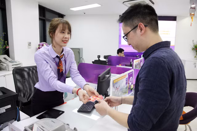 Nhiều người tin rằng, mua vàng trong ngày mùng 10 tháng Giêng sẽ đem lại may mắn, tài lộc.