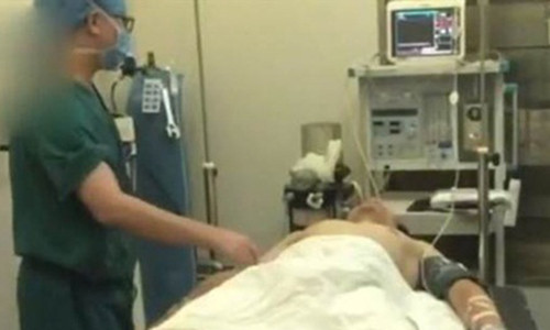 Đánh răng chưa kịp trả lời vợ, người đàn ông gặp cái kết kinh hoàng Danh rang chua kip tra loi vo, nguoi dan ong gap cai ket kinh hoang