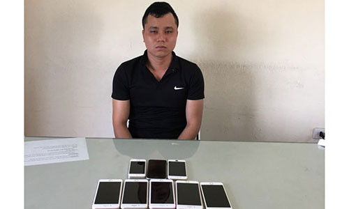 Chân tướng đối tượng chuyên cướp giật điện thoại “xịn” Chan tuong doi tuong chuyen cuop giat dien thoai “xin”